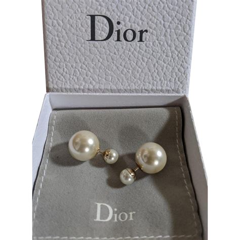 boucles d'oreilles perles dior|Christian Dior Colliers de perles .